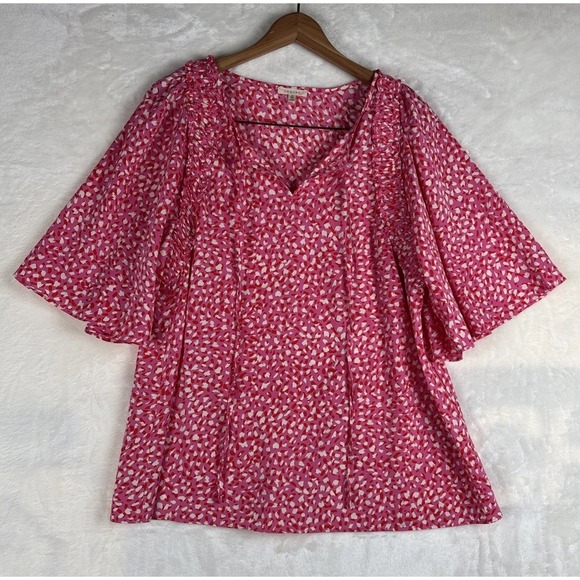 JODIFL Tops - Jodifl Medium Vibrant Floral Pink/White Flutter‎ Sleeve Top V Neck Spring Summer